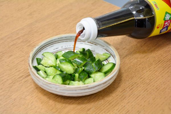 鸡蛋黄瓜鲜汤面