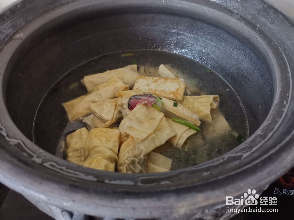 砂锅豆皮卷汤煲