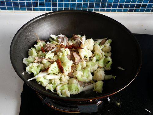 手把手教你做清脆可口的小炒菜花！