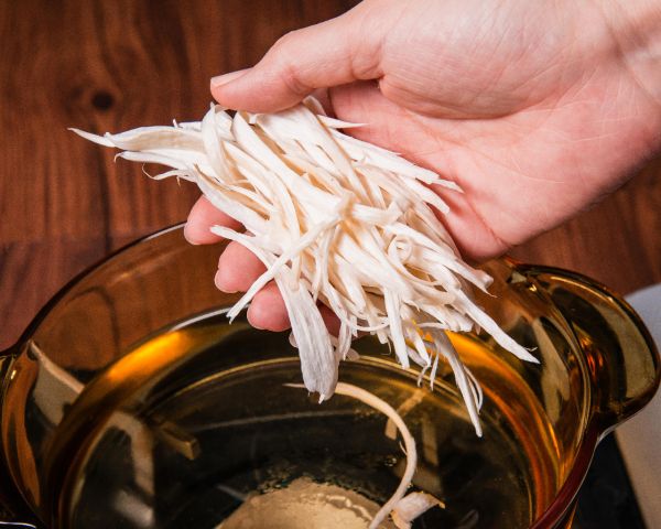 快手酸汤鲜虾面