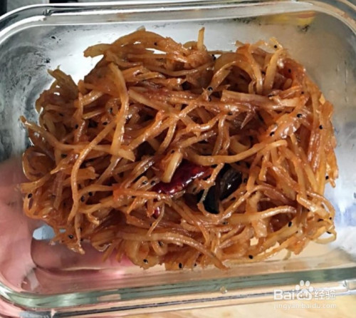 凉拌松根丝的做法