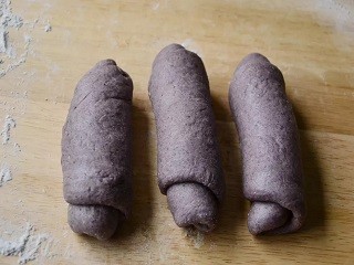 黑米芝麻吐司怎么做