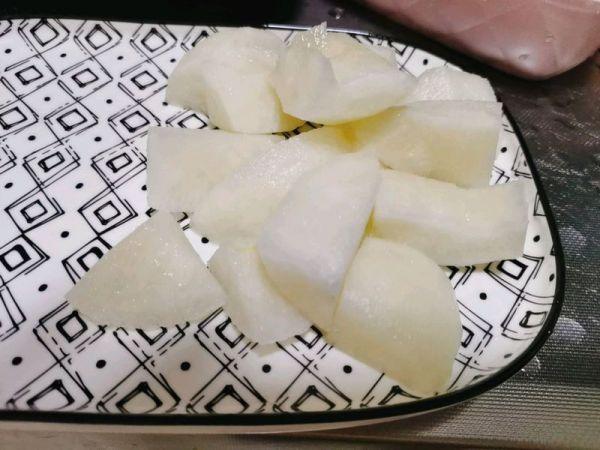 雪莲子丰水梨糖水