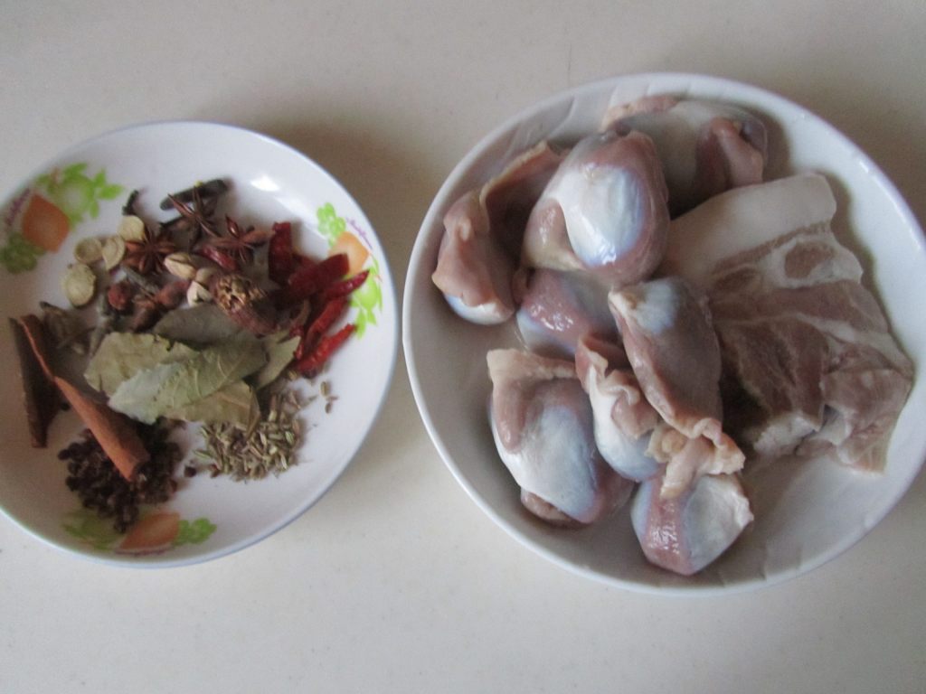 看着就让人流口水的莴苣拌鸭胗你会做吗？