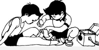 如何应对小孩受伤办法（面对孩子受伤家长的正确对待）[图]
