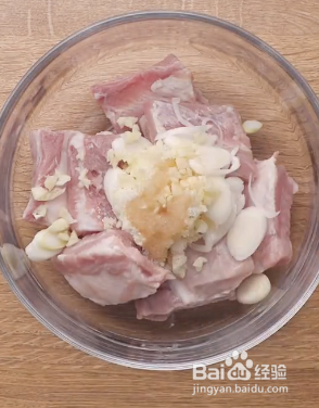 排骨蒸糯米饭的做法