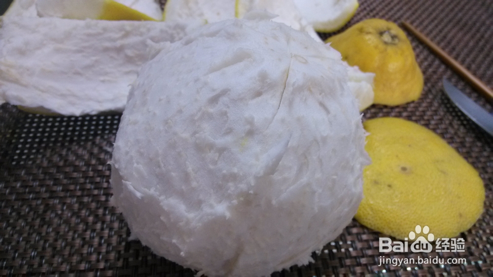 巧剥柚子皮--沙田柚一柚两吃，详细步骤。