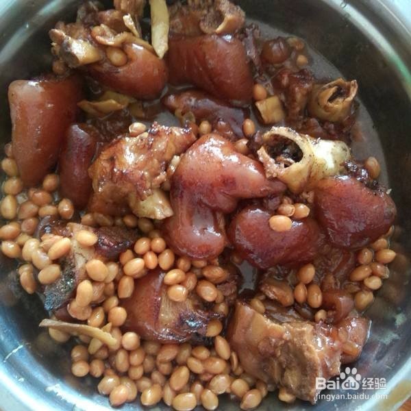如何做好吃的黄豆炖猪蹄！