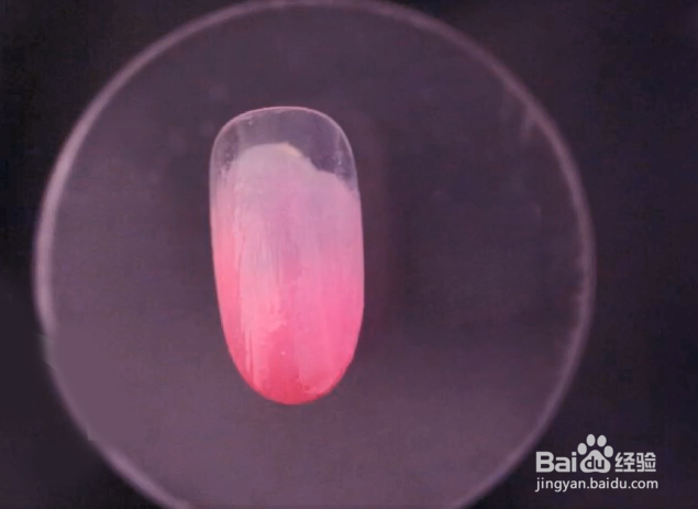 怎样做交错丝带渐变美甲？