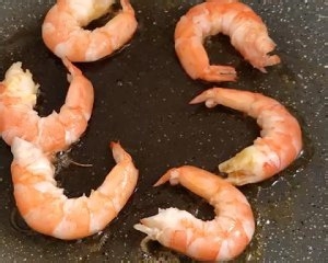 怎么做美味的鲜虾炒面