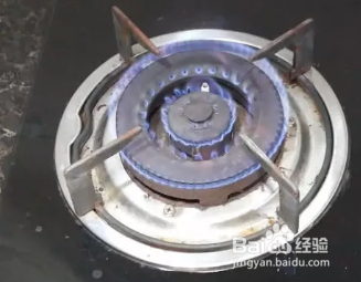 家里的燃气灶出现红火怎么办