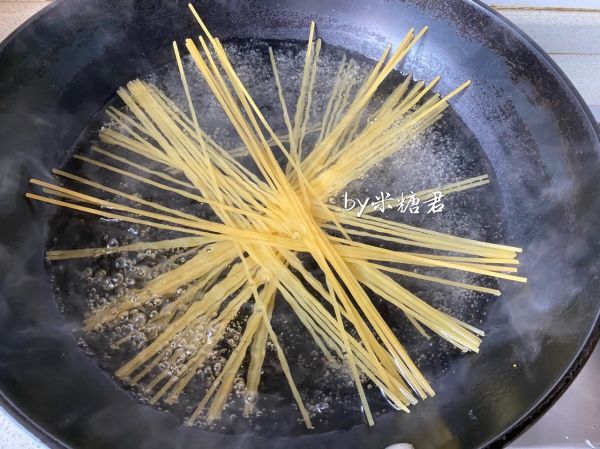 奶油培根意大利面