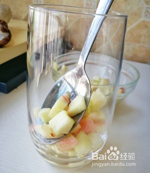 夏日冰饮桃气泡泡