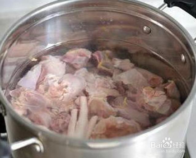 板栗烧鸡的做法