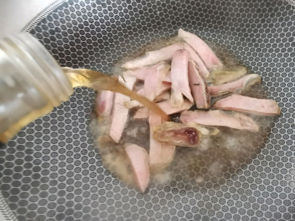 咸肉菌菇炖豆腐