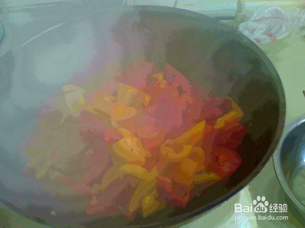 #美食#老年人怎样用西红柿焖大辣椒