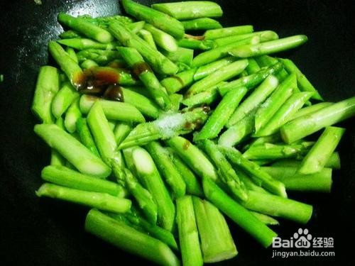 芦笋炒虾仁的做法