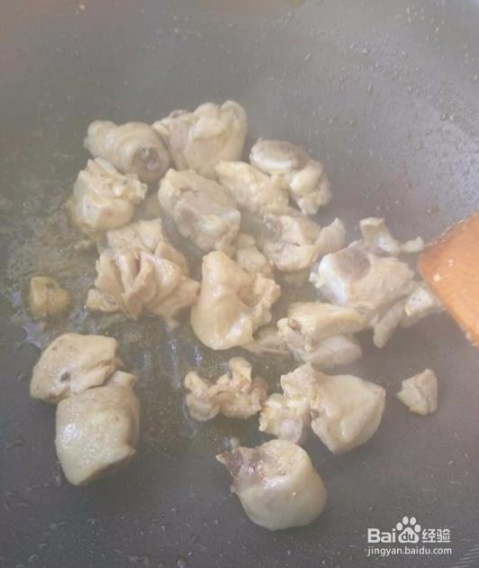 腐竹木耳烧鸡腿