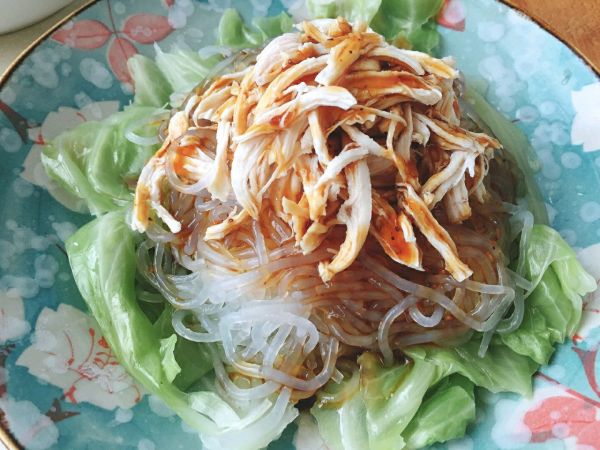 鸡丝凉拌魔芋丝