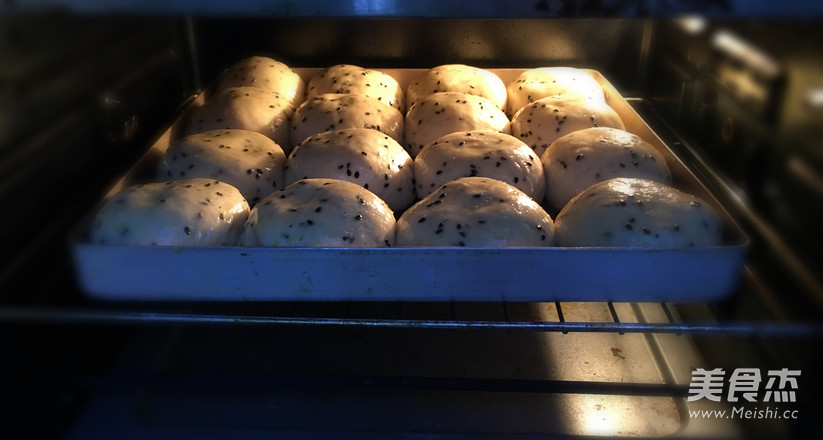 椰香黑芝麻面包