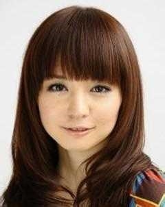 巧用刘海隐藏脸型的小缺陷