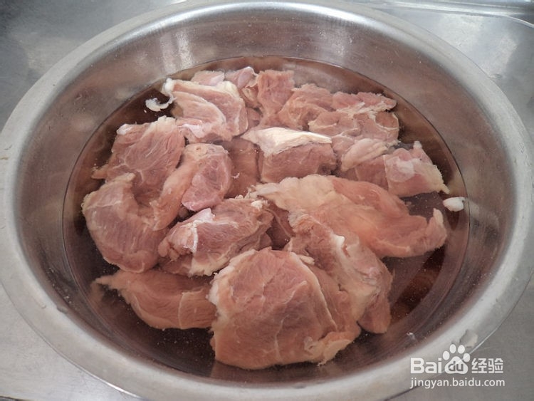 如何做土豆西红柿炖牛腩才会更好吃？