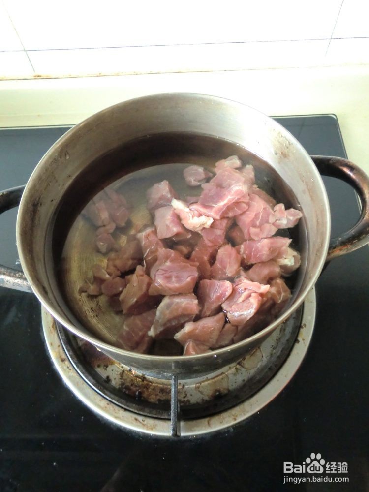 红焖砂锅牛肉怎么做