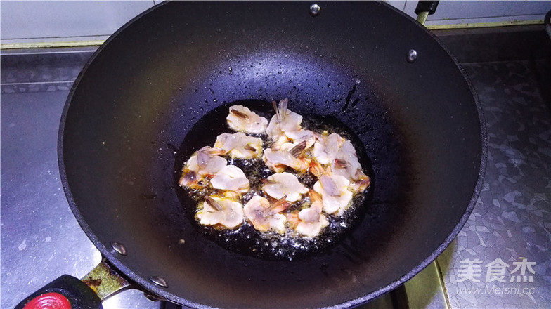 黑椒汁爆青瓜虾球