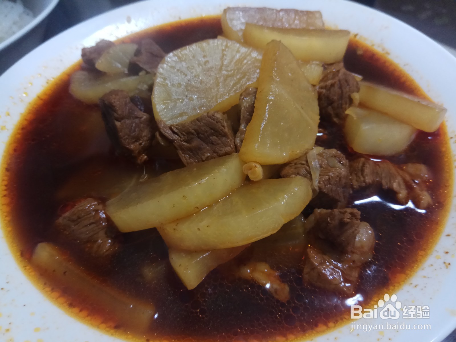 <b>牛肉和什么搭配好吃—牛肉炖萝卜</b>