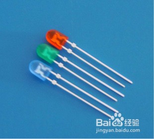 LED灯RGB三色工作电压不同电源如何配置