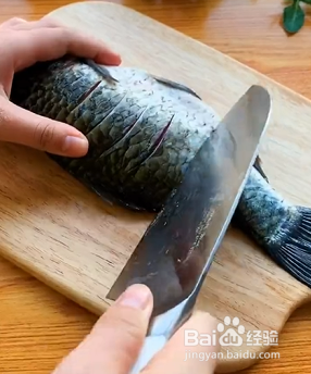 如何做鲜嫩多汁的红烧鱼？