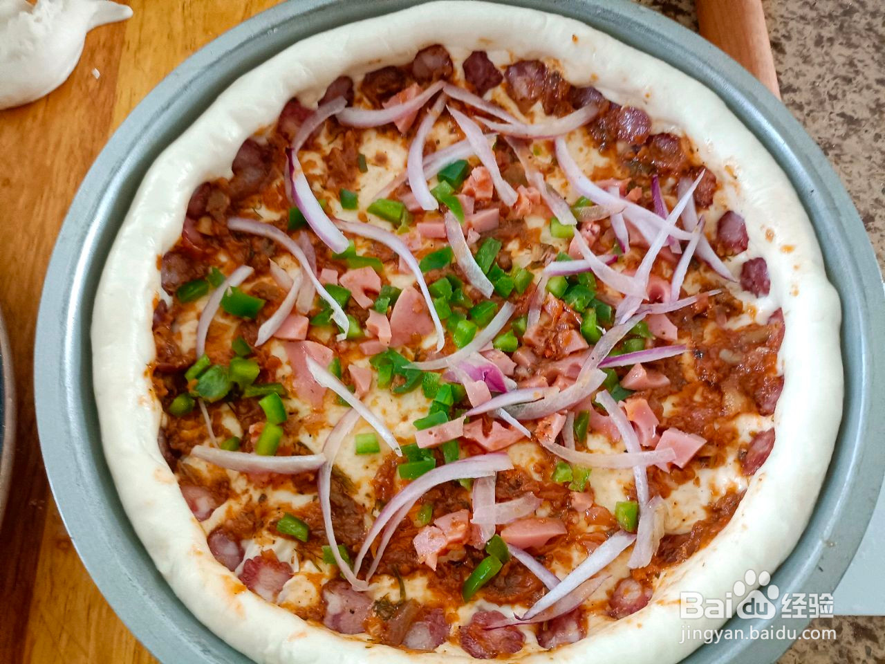 香肠卷边披萨的做法