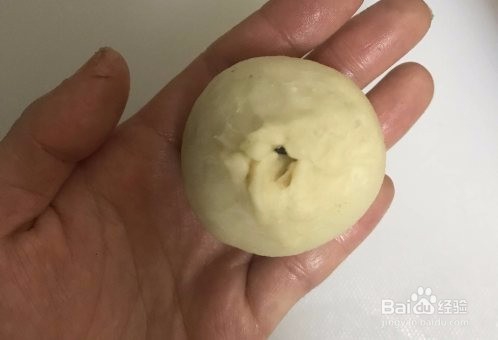 莲蓉蛋黄酥（不用醒面，不用揉出膜）怎么做？