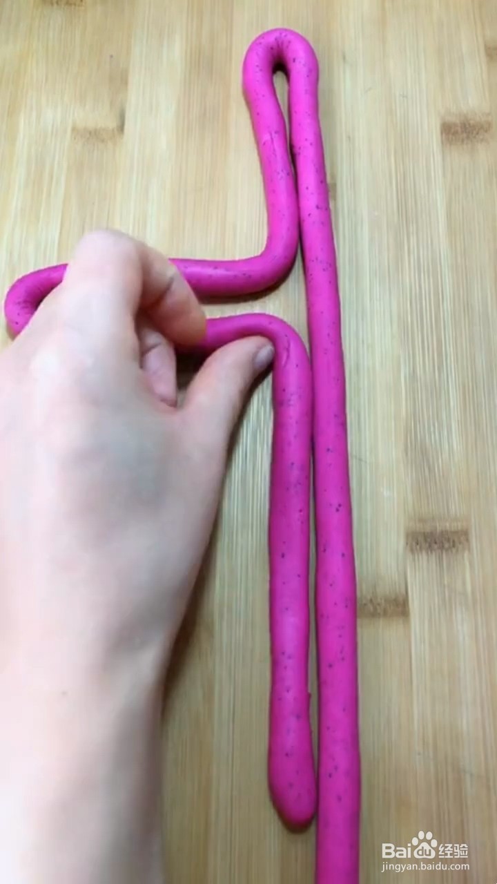 如何制作面包中国结