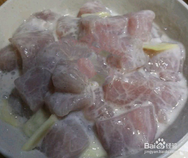 猪肉和它搭配做出一道酸甜可口的美食