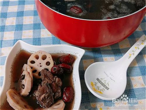 怎样做出家常菜系列之莲藕排骨黑豆汤