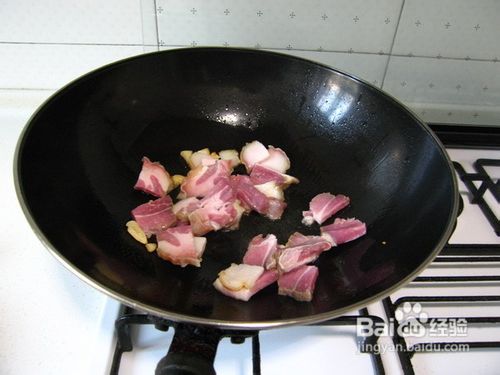 豆腐怎么做更香,更水润?--腊肉豆腐煲