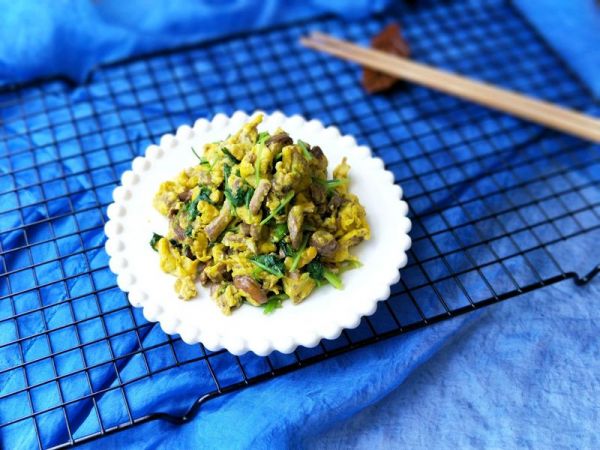 滑子菇香菜炒蛋