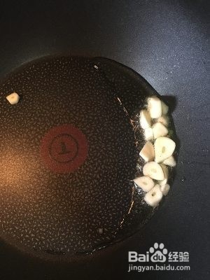 西兰花炒口蘑的做法