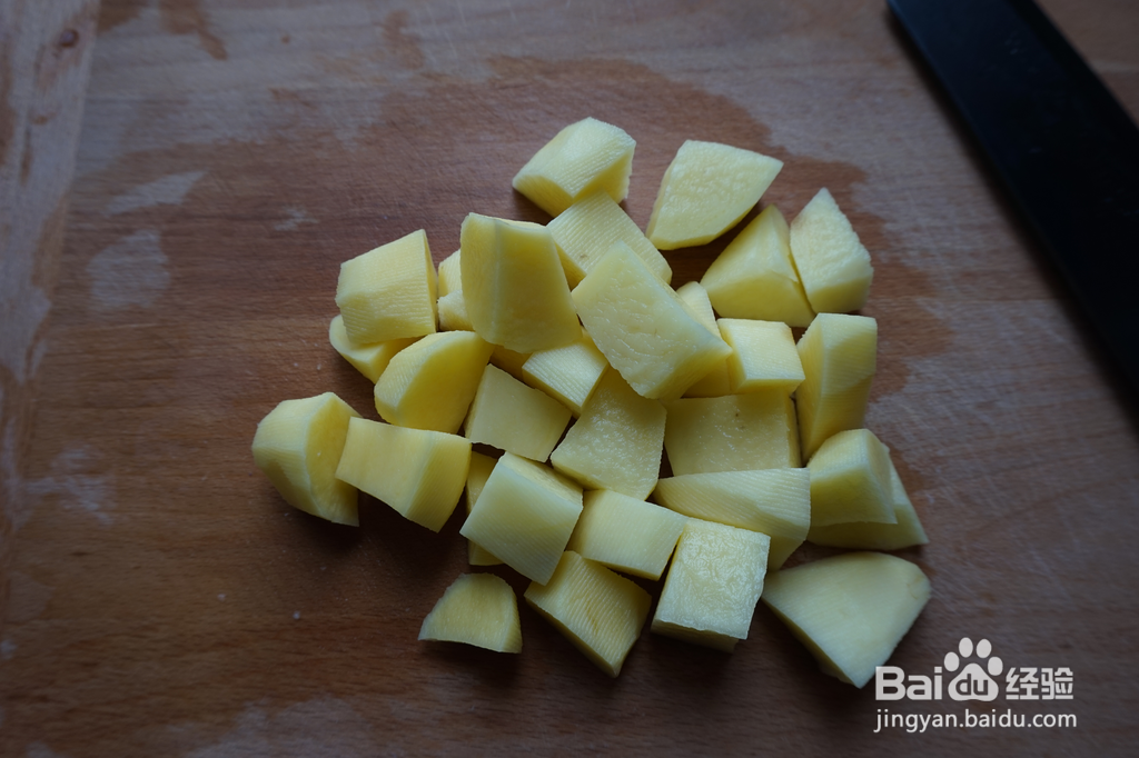 土豆烧排骨的做法