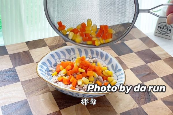 金枪鱼生菜手卷