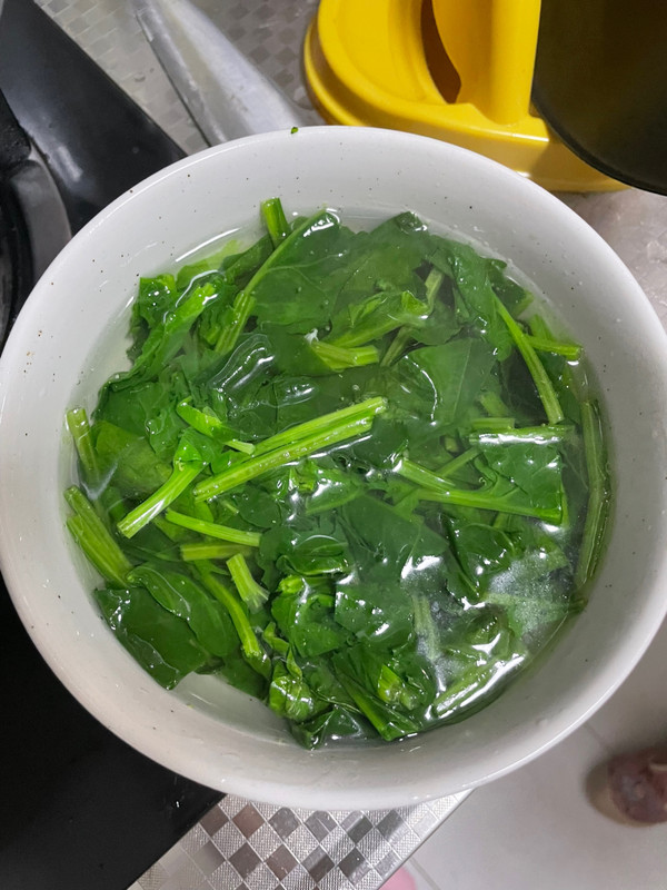 家常菠菜炒鸡蛋