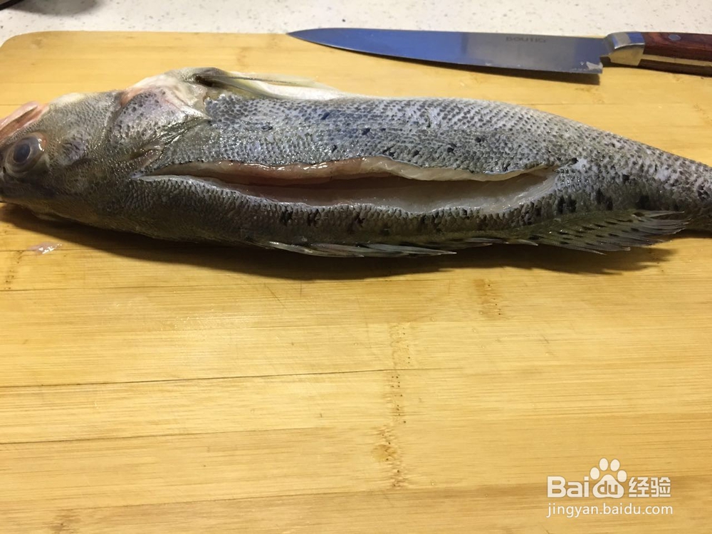 柠檬烤箱烤鲈鱼