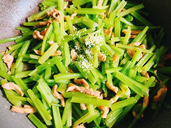 家常菜食芹减一点