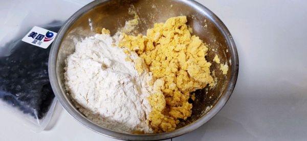 蓝莓玉米面发糕