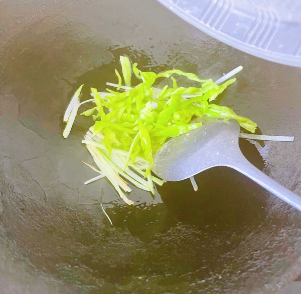 酱香鸡肉丝青椒