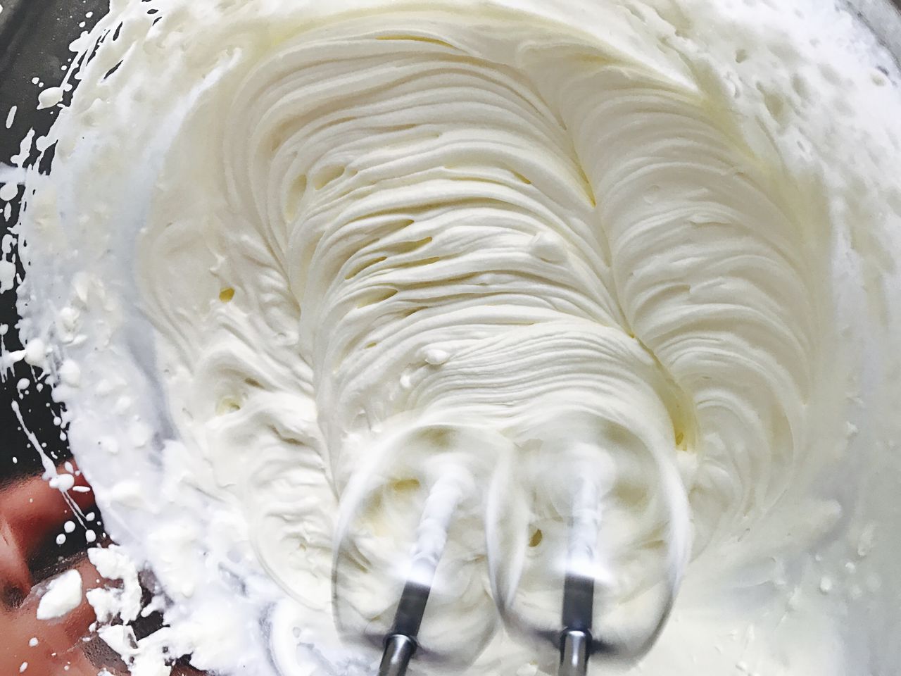 一条小清新蛋糕卷的做法，超美味的哦！