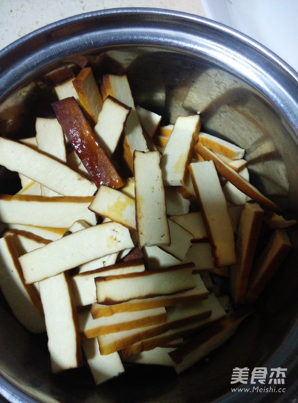 韭菜炒香干的做法