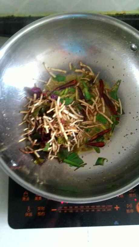 折耳根炒老腊肉，超级开胃菜