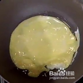 五花肉炒米饭,配上鸡蛋片,做一道好看的主食